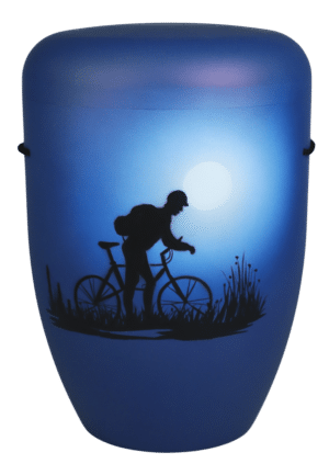 Fahrradfahrer im Mondschein